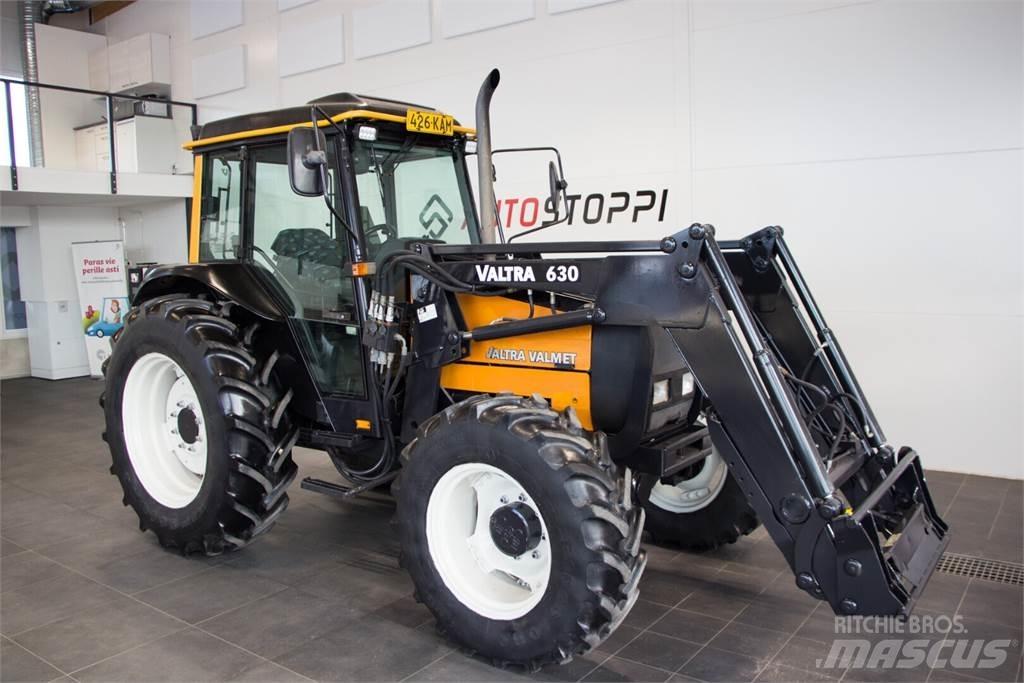Valtra 800 Traktorit