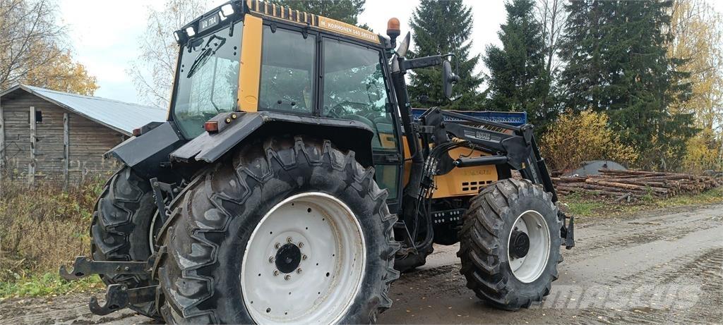 Valtra 8450 Traktorit