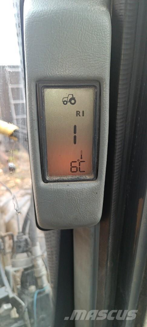 Valtra 8450 Traktorit