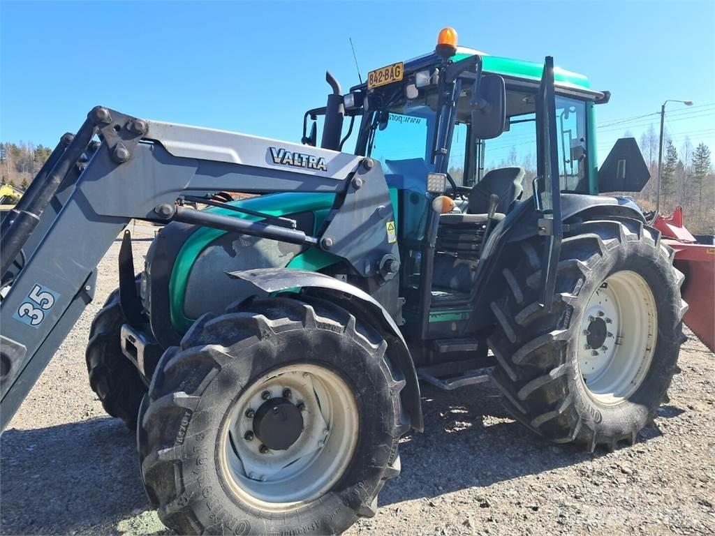 Valtra A92 Traktorit