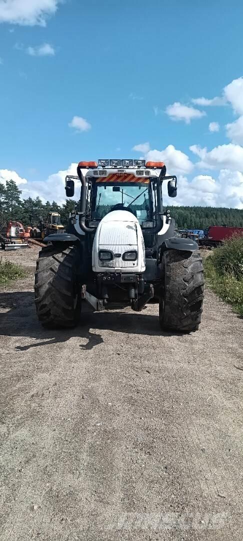 Valtra T 180 Traktorit