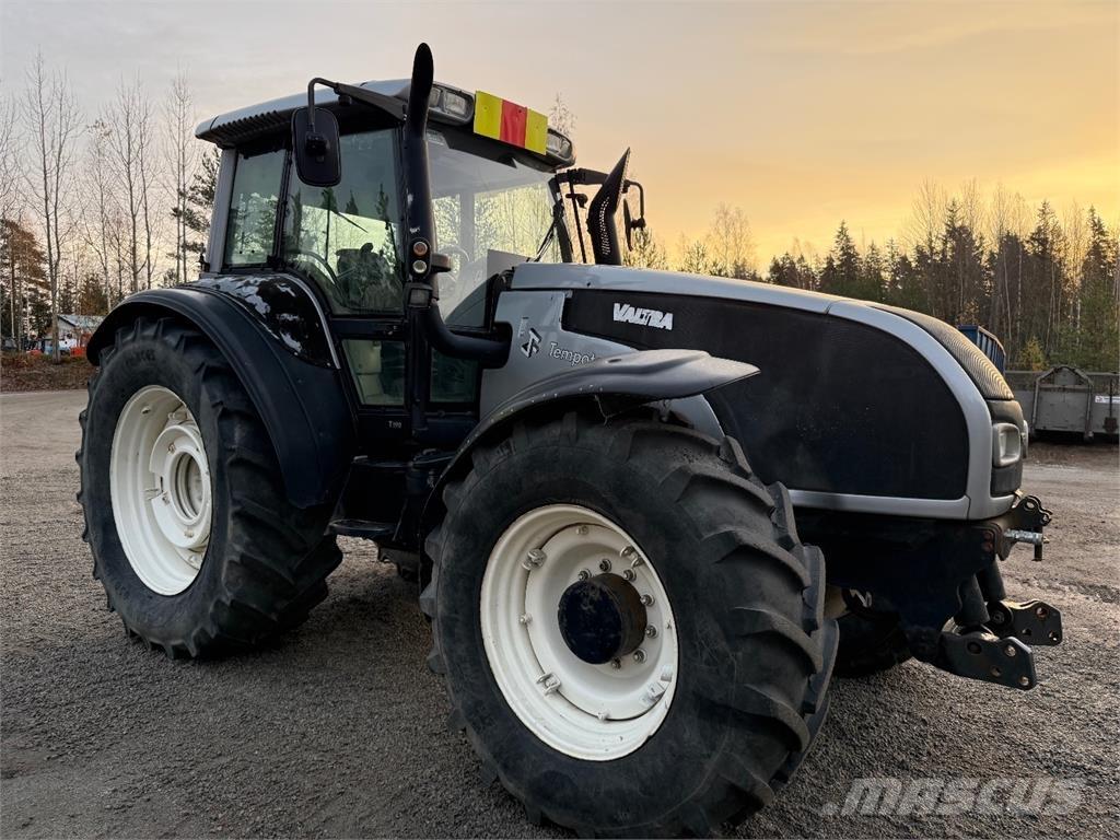 Valtra T190 Traktorit