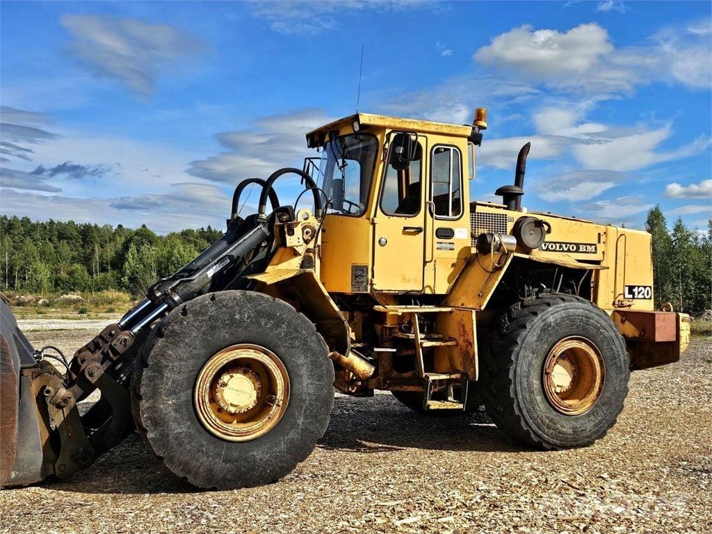 Volvo BM L120 Pyöräkuormaajat