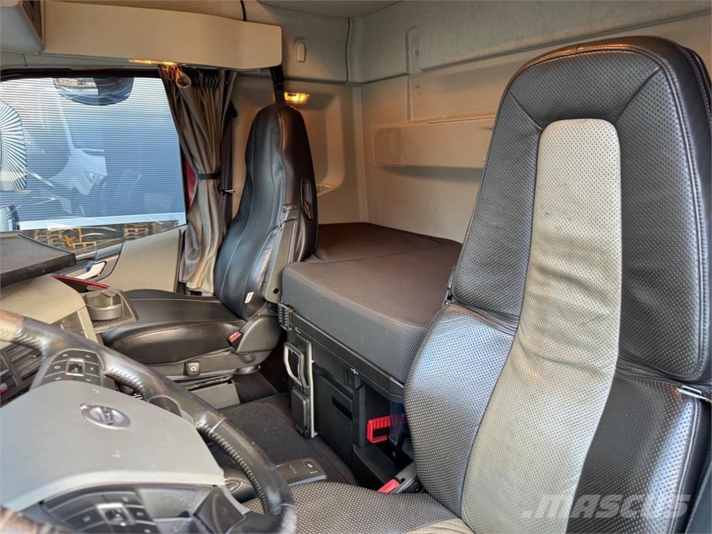 Volvo FH540 8X4 Nosturiautot
