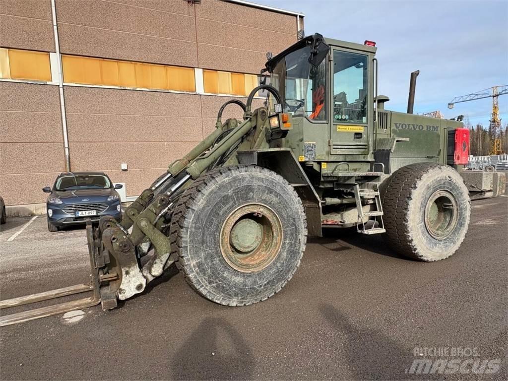 Volvo L 120 B Pyöräkuormaajat