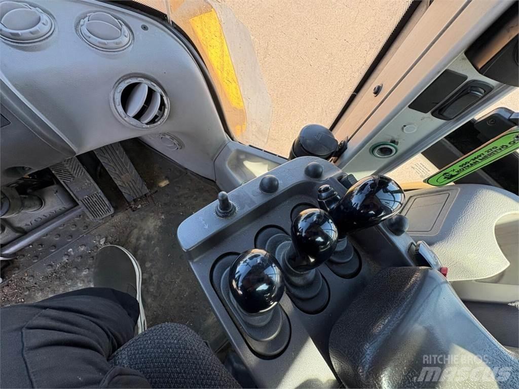 Volvo L 120 G Pyöräkuormaajat