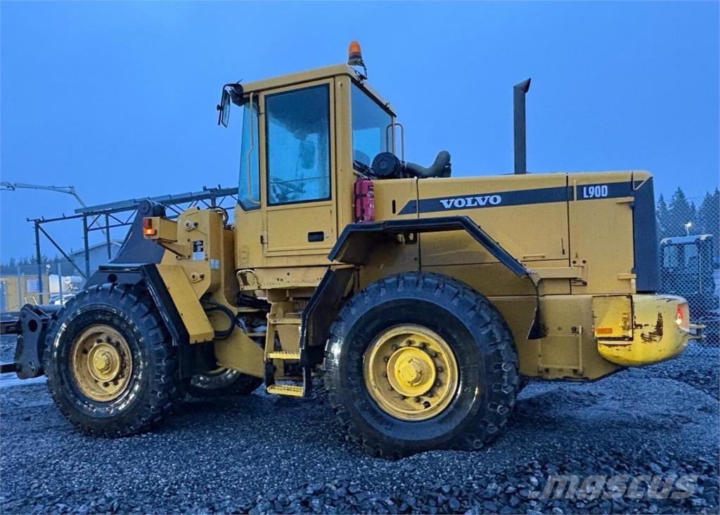 Volvo L 90 D Pyöräkuormaajat
