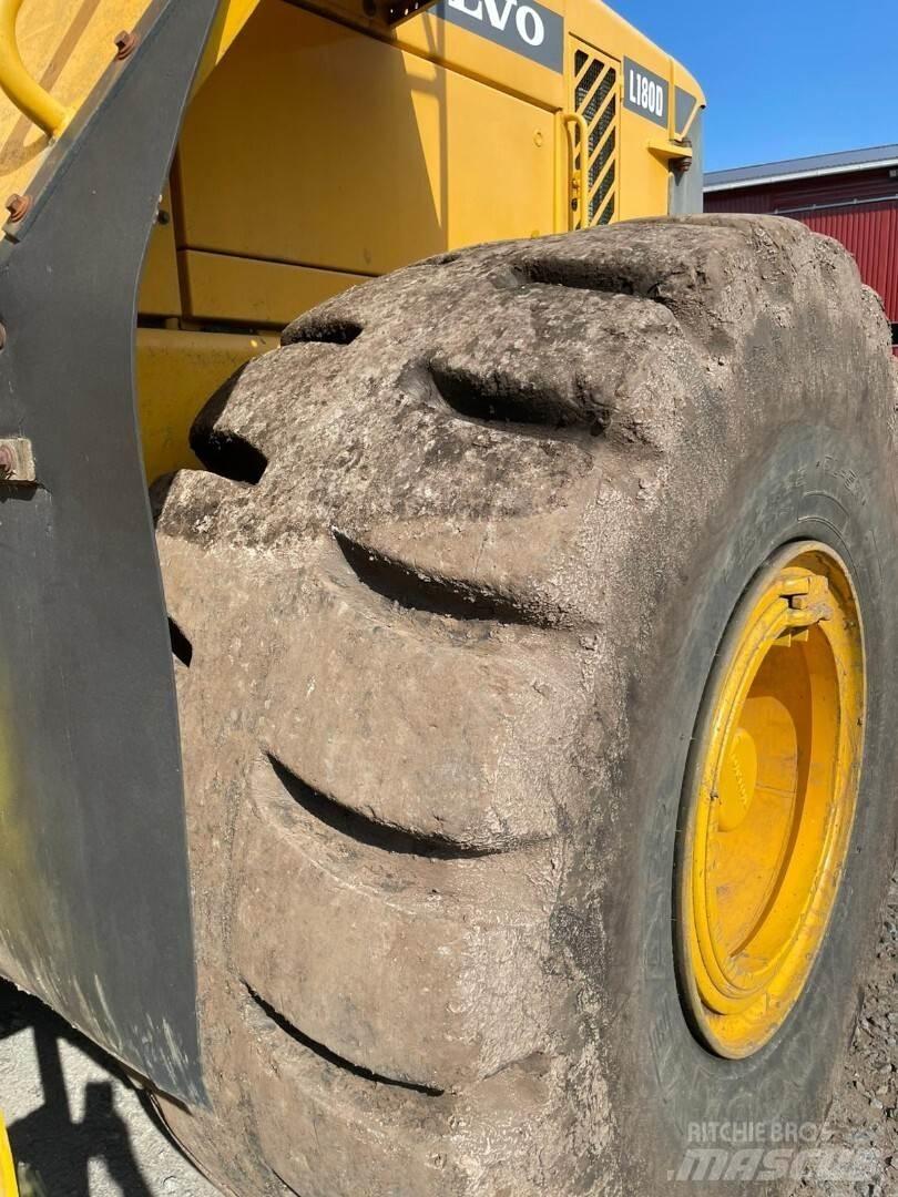 Volvo L180D Pyöräkuormaajat