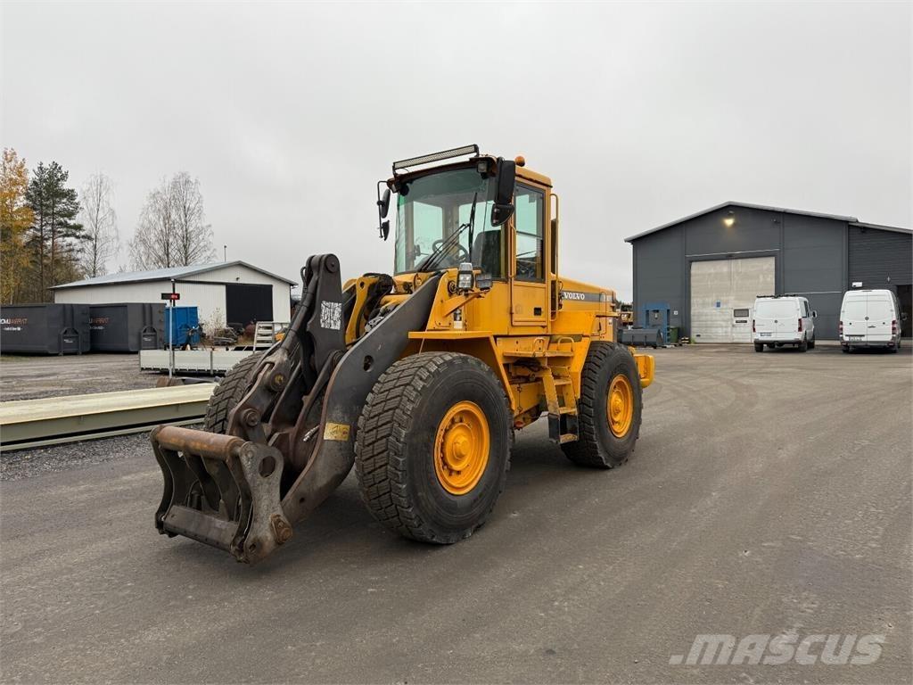 Volvo L90D Pyöräkuormaajat