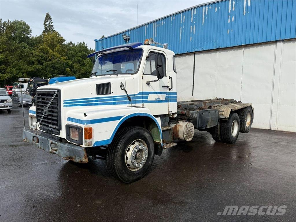 Volvo N10 6x2 Koukkulava kuorma-autot