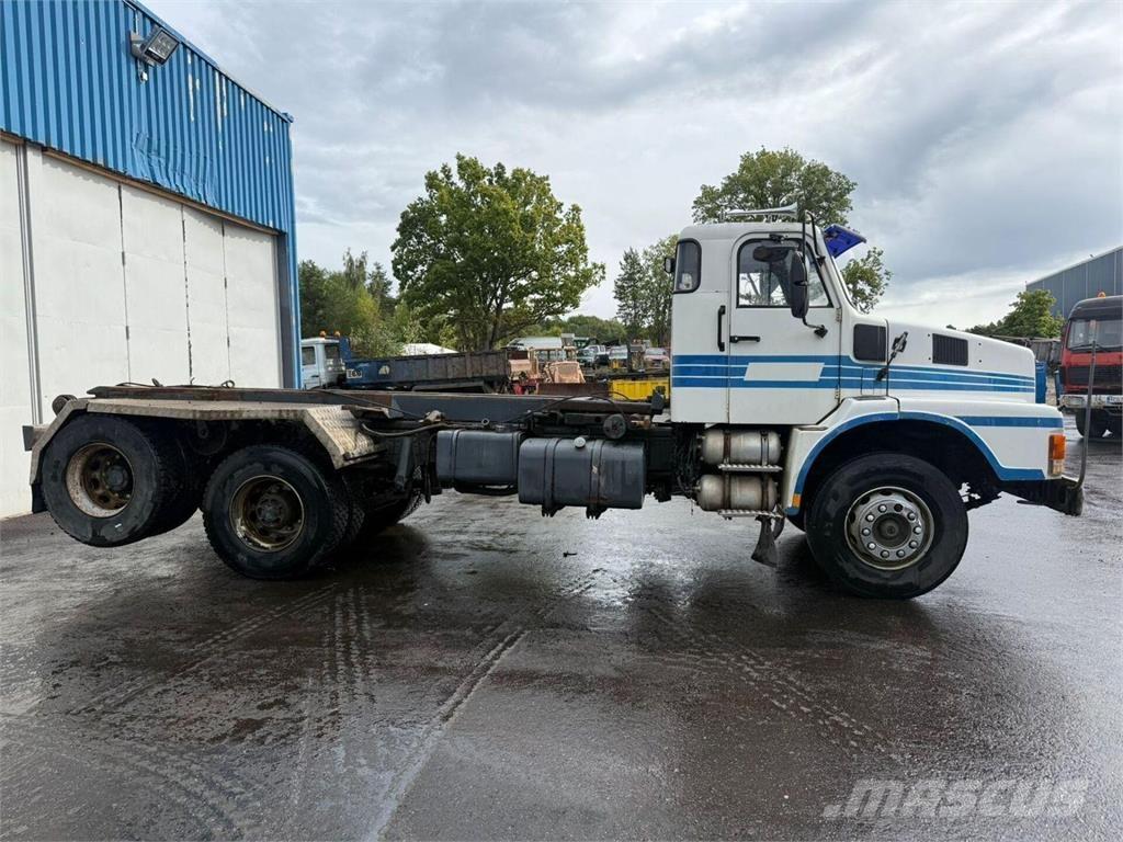 Volvo N10 6x2 Koukkulava kuorma-autot