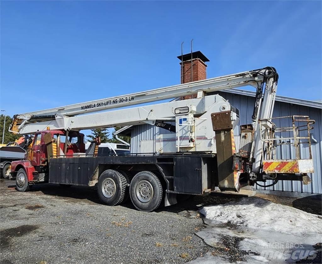 Volvo N7 6x2 Nosturiautot
