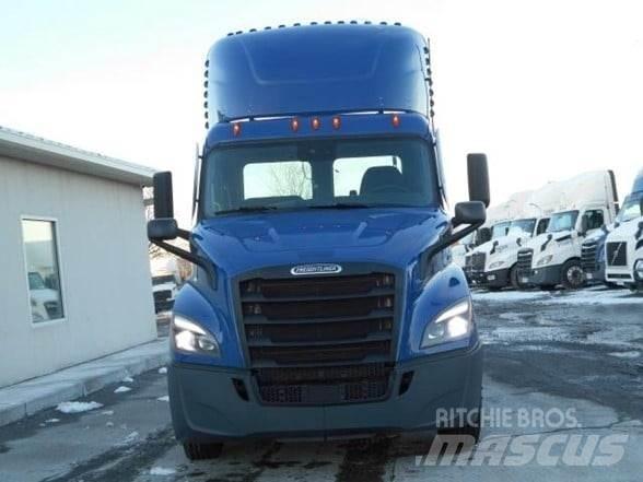 Freightliner CASCADIA 116 Vetopöytäautot