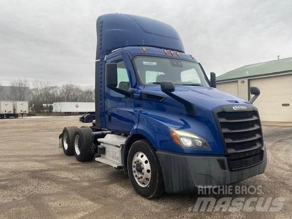 Freightliner CASCADIA 116 Vetopöytäautot