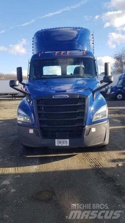 Freightliner CASCADIA 116 Vetopöytäautot