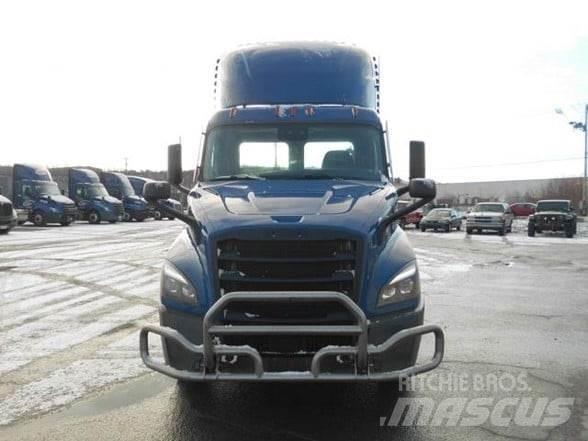 Freightliner CASCADIA 116 Vetopöytäautot
