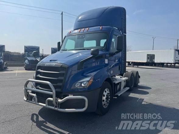Freightliner CASCADIA 116 Vetopöytäautot