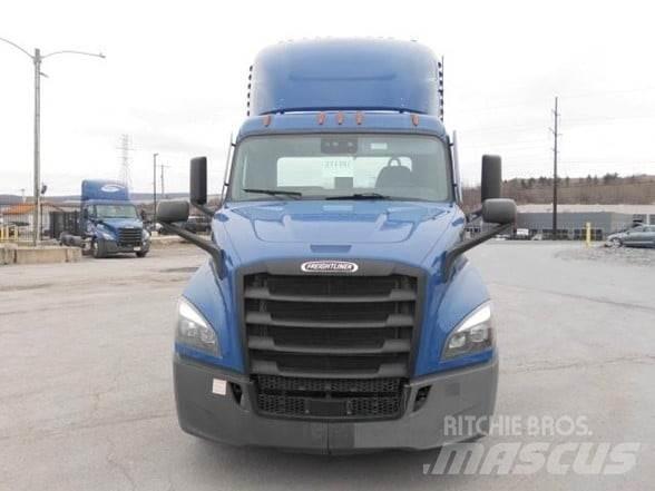 Freightliner CASCADIA 116 Vetopöytäautot