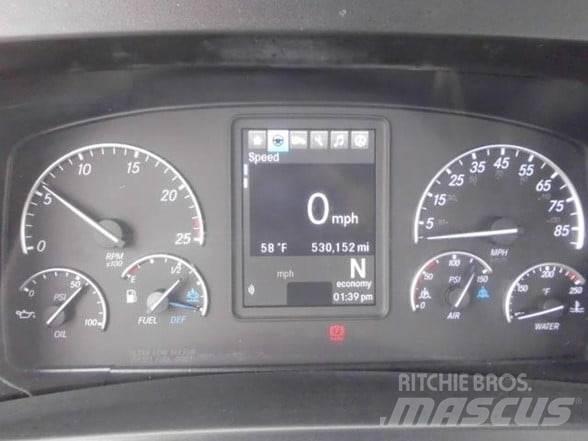 Freightliner CASCADIA 116 Vetopöytäautot