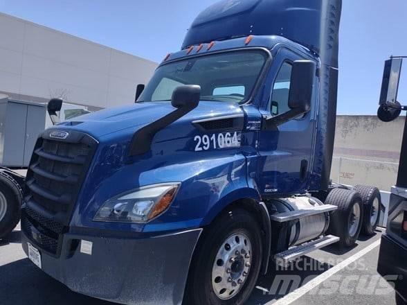 Freightliner CASCADIA 116 Vetopöytäautot