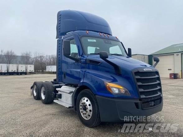 Freightliner CASCADIA 116 Vetopöytäautot