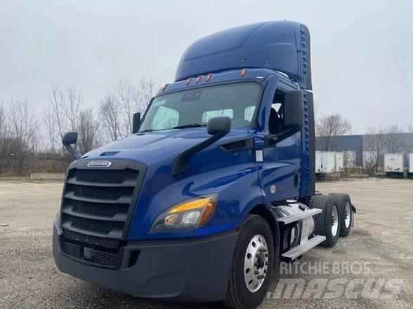 Freightliner CASCADIA 116 Vetopöytäautot