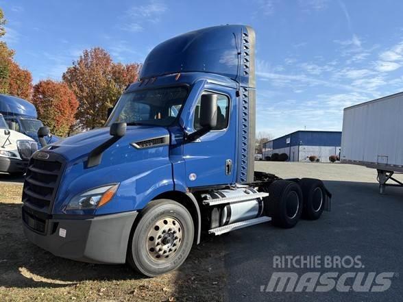 Freightliner CASCADIA 116 Vetopöytäautot
