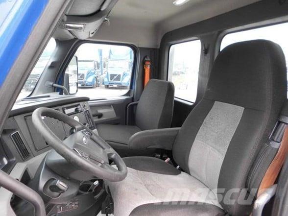 Freightliner CASCADIA 116 Vetopöytäautot