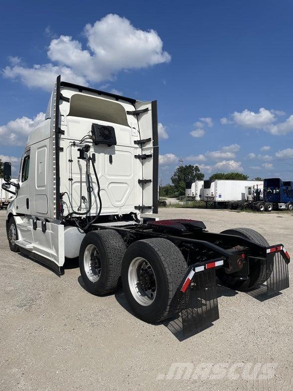 Freightliner CASCADIA 116 Vetopöytäautot