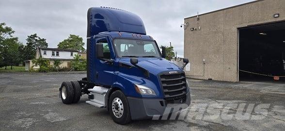 Freightliner CASCADIA 116 Vetopöytäautot