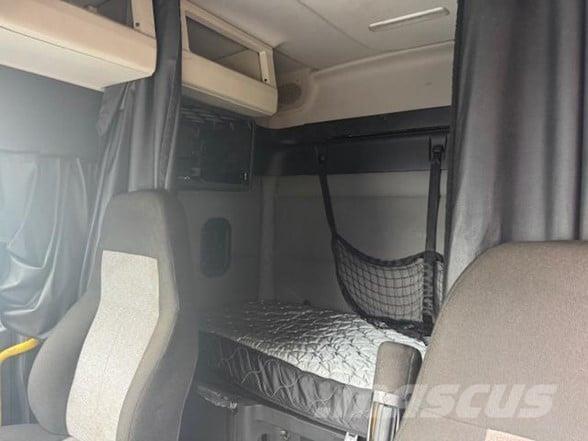 Freightliner CASCADIA 116 Vetopöytäautot