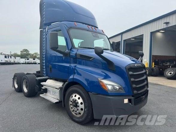 Freightliner CASCADIA 116 Vetopöytäautot