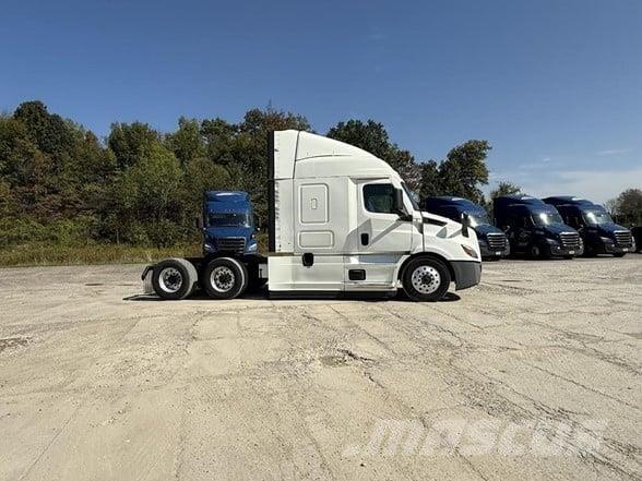 Freightliner CASCADIA 116 Vetopöytäautot
