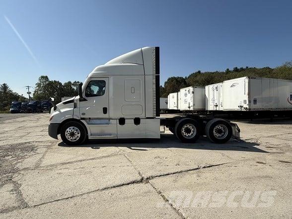 Freightliner CASCADIA 116 Vetopöytäautot