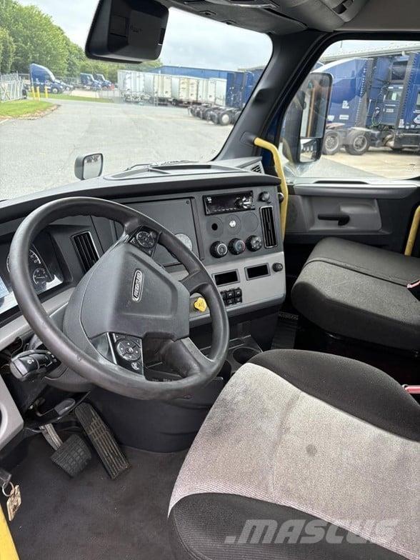 Freightliner CASCADIA 116 Vetopöytäautot
