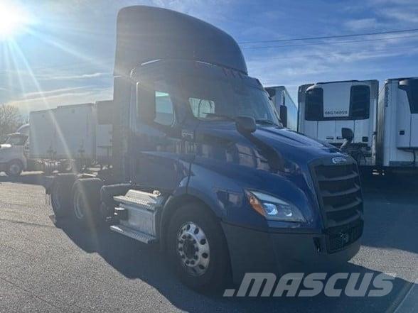 Freightliner CASCADIA 116 Vetopöytäautot