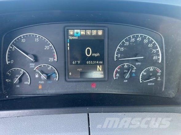 Freightliner CASCADIA 116 Vetopöytäautot