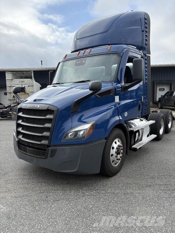 Freightliner CASCADIA 126 Vetopöytäautot