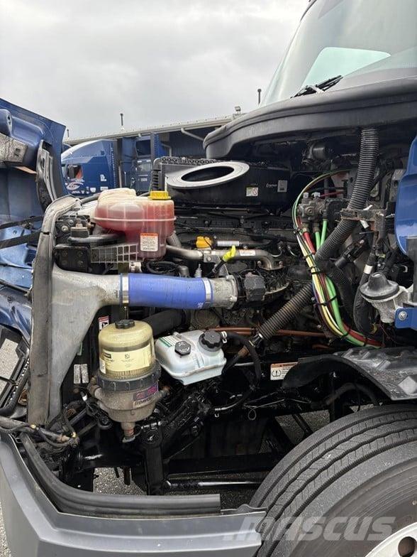 Freightliner CASCADIA 126 Vetopöytäautot