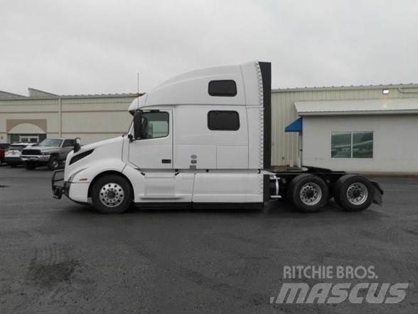 Volvo VNL64T860 Vetopöytäautot