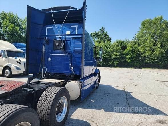Volvo VNL64T860 Vetopöytäautot