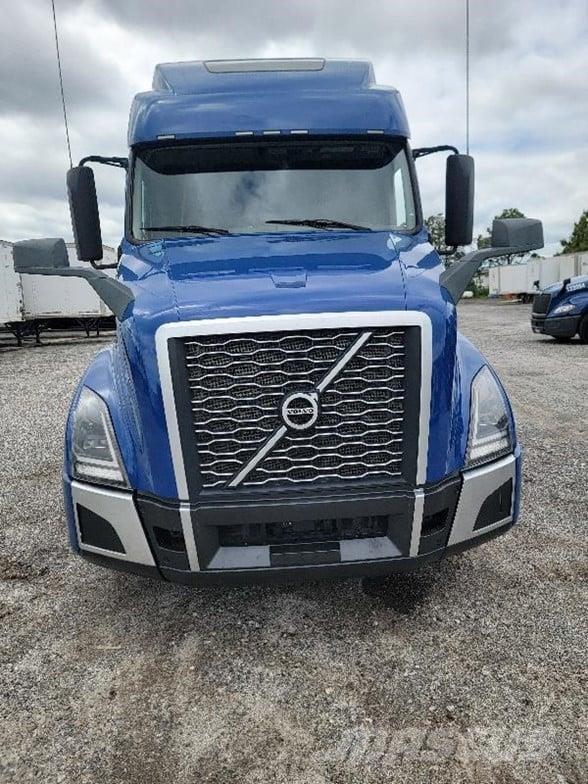 Volvo VNL64T860 Vetopöytäautot