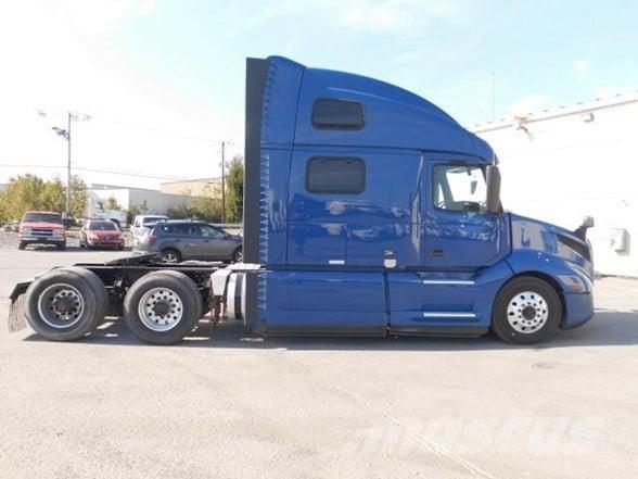 Volvo VNL64T860 Vetopöytäautot