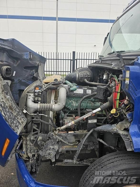 Volvo VNR64T300 Vetopöytäautot
