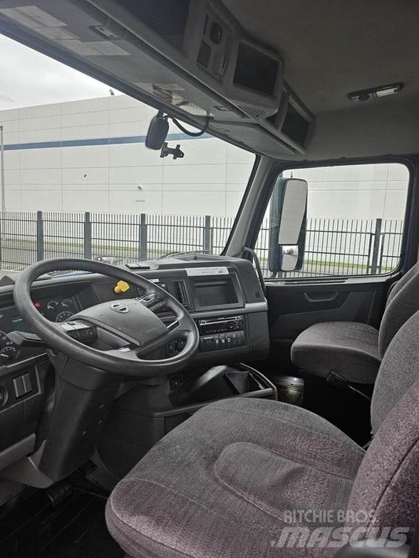 Volvo VNR64T300 Vetopöytäautot