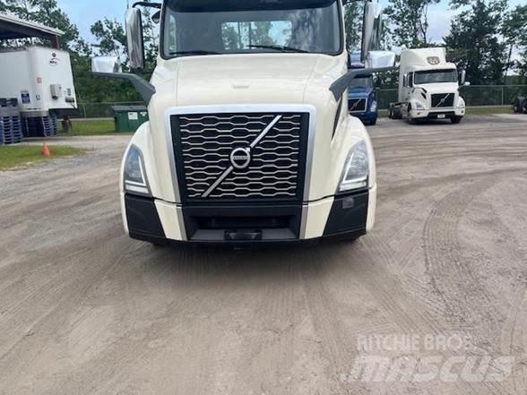 Volvo VNR64T300 Vetopöytäautot