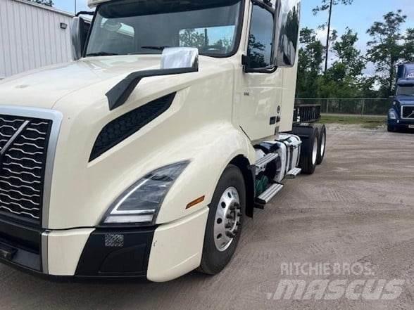 Volvo VNR64T300 Vetopöytäautot