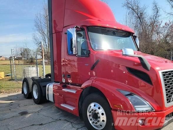 Volvo VNR64T300 Vetopöytäautot