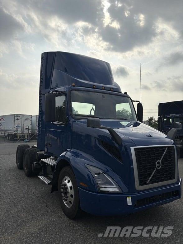 Volvo VNR64T300 Vetopöytäautot
