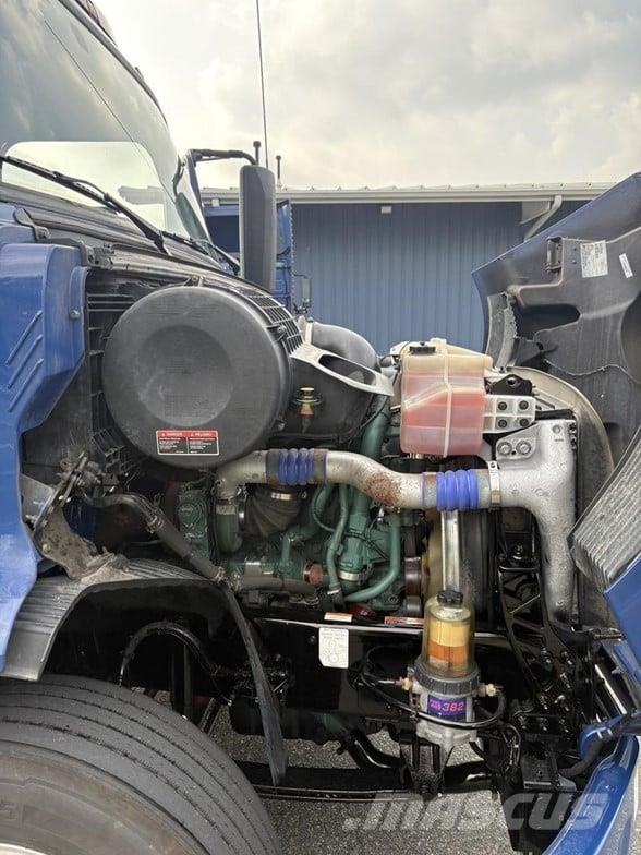 Volvo VNR64T300 Vetopöytäautot